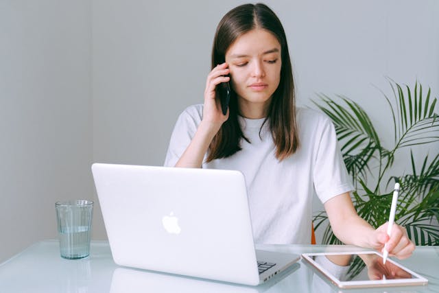 10 Best Digital Tools for Freelancers to Save Time and Money