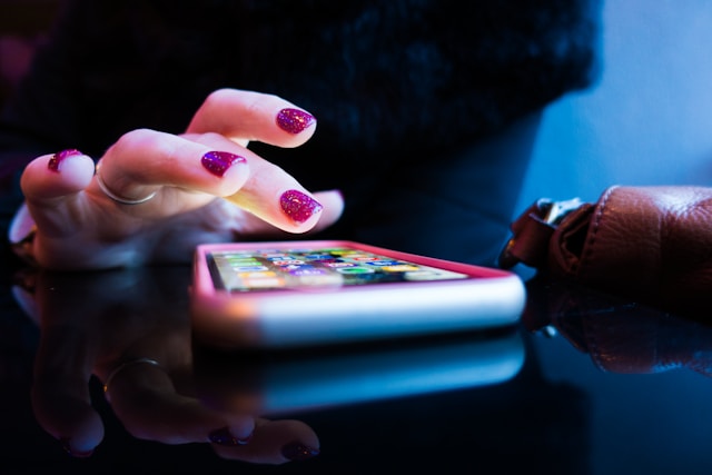 How to Market Digital Products: 15 Proven Ways to Drive Attention